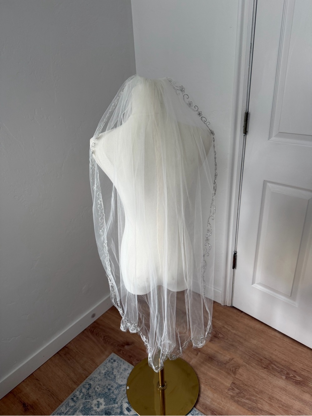 Classic White Bridal Veil with Embellished Beaded Scalloped Lace Edge